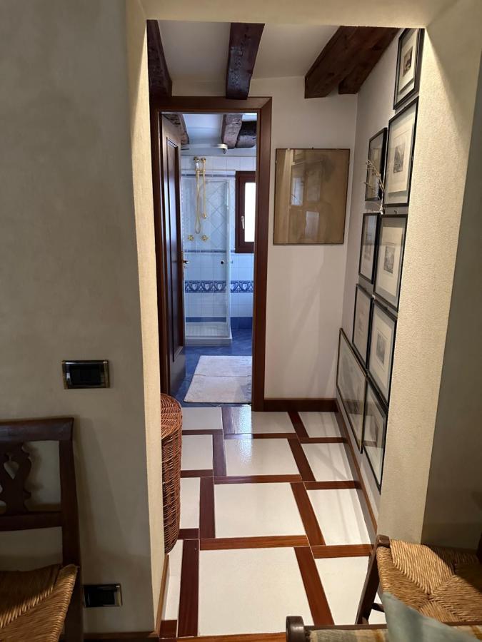 1 Ca'Del Traghetto Family Apartment Veneza Exterior foto