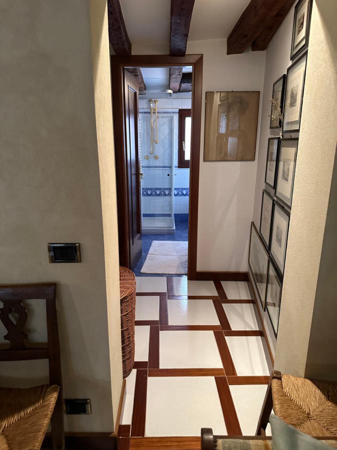 1 Ca'Del Traghetto Family Apartment Veneza Exterior foto